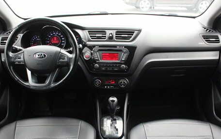 KIA Rio III рестайлинг, 2013 год, 957 000 рублей, 7 фотография