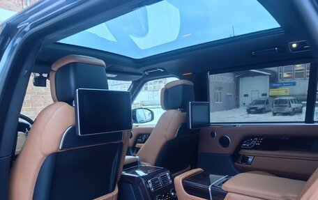 Land Rover Range Rover IV рестайлинг, 2018 год, 8 500 000 рублей, 13 фотография