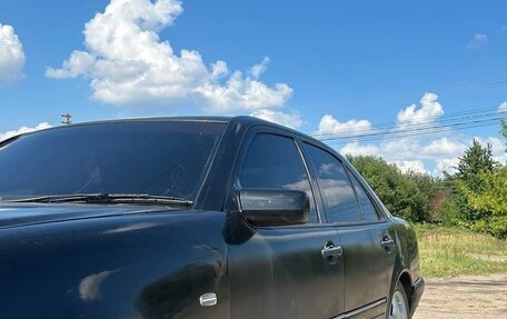 Mercedes-Benz E-Класс, 1999 год, 210 000 рублей, 3 фотография