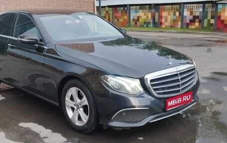 Mercedes-Benz E-Класс, 2019 год, 3 900 000 рублей, 1 фотография