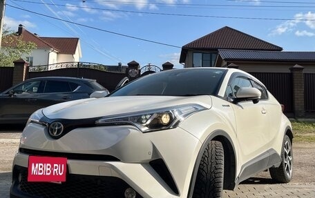 Toyota C-HR I рестайлинг, 2017 год, 2 150 000 рублей, 4 фотография