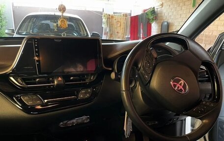 Toyota C-HR I рестайлинг, 2017 год, 2 150 000 рублей, 9 фотография