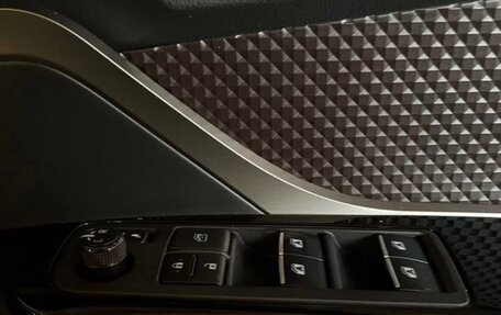 Toyota C-HR I рестайлинг, 2017 год, 2 150 000 рублей, 13 фотография