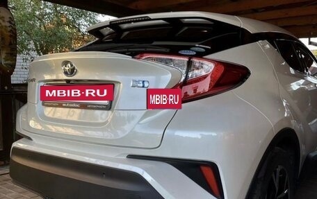 Toyota C-HR I рестайлинг, 2017 год, 2 150 000 рублей, 19 фотография