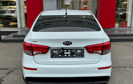 KIA Rio III рестайлинг, 2015 год, 930 000 рублей, 4 фотография