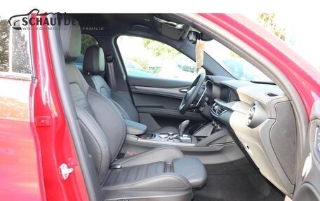 Alfa Romeo Stelvio, 2025 год, 15 550 000 рублей, 8 фотография