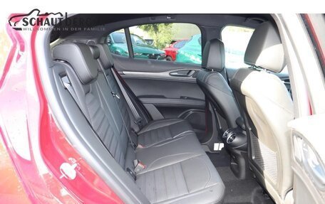 Alfa Romeo Stelvio, 2025 год, 15 550 000 рублей, 9 фотография