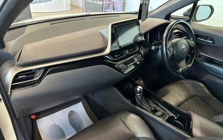 Toyota C-HR I рестайлинг, 2019 год, 2 149 900 рублей, 13 фотография