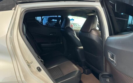 Toyota C-HR I рестайлинг, 2019 год, 2 149 900 рублей, 18 фотография