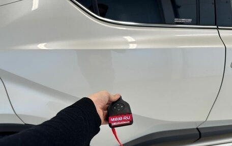 Toyota C-HR I рестайлинг, 2019 год, 2 149 900 рублей, 26 фотография