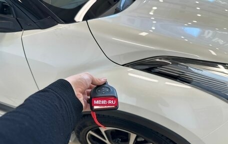 Toyota C-HR I рестайлинг, 2019 год, 2 149 900 рублей, 28 фотография