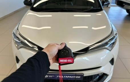 Toyota C-HR I рестайлинг, 2019 год, 2 149 900 рублей, 29 фотография