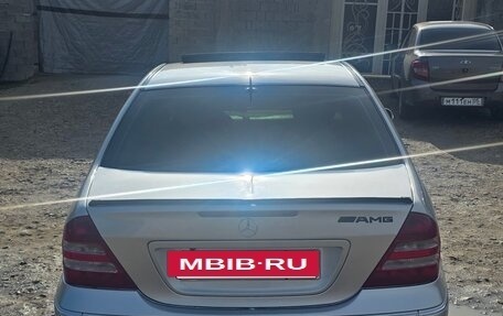 Mercedes-Benz C-Класс, 2005 год, 790 000 рублей, 3 фотография