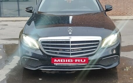 Mercedes-Benz E-Класс, 2019 год, 3 900 000 рублей, 2 фотография