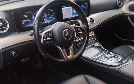 Mercedes-Benz E-Класс, 2019 год, 3 900 000 рублей, 15 фотография