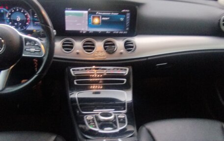 Mercedes-Benz E-Класс, 2019 год, 3 900 000 рублей, 16 фотография