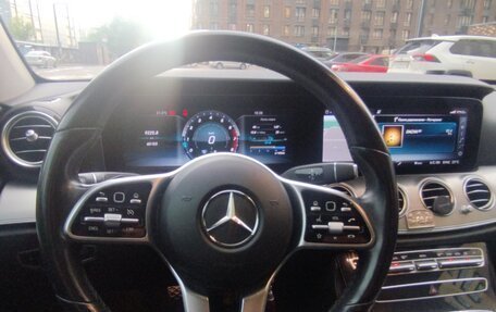 Mercedes-Benz E-Класс, 2019 год, 3 900 000 рублей, 17 фотография