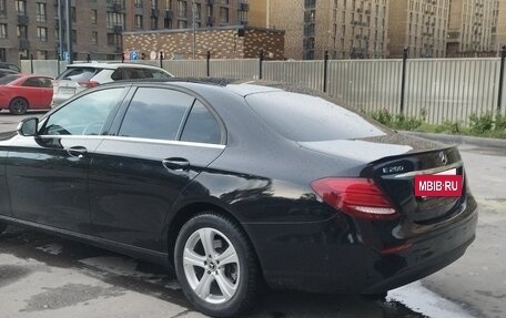 Mercedes-Benz E-Класс, 2019 год, 3 900 000 рублей, 6 фотография