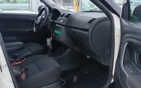 Skoda Fabia II, 2010 год, 615 000 рублей, 10 фотография