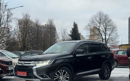 Mitsubishi Outlander III рестайлинг 3, 2015 год, 1 299 000 рублей, 3 фотография