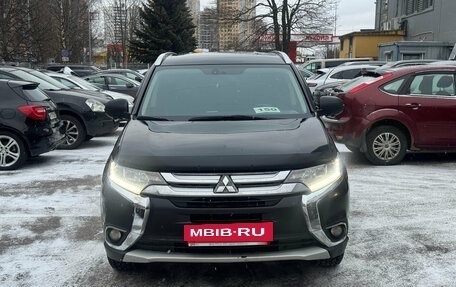 Mitsubishi Outlander III рестайлинг 3, 2015 год, 1 299 000 рублей, 2 фотография