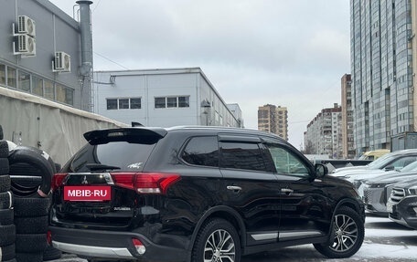 Mitsubishi Outlander III рестайлинг 3, 2015 год, 1 299 000 рублей, 6 фотография