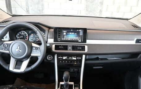 Mitsubishi Xpander, 2024 год, 2 440 000 рублей, 7 фотография