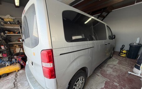 Opel Zafira Life I, 2021 год, 3 950 000 рублей, 4 фотография