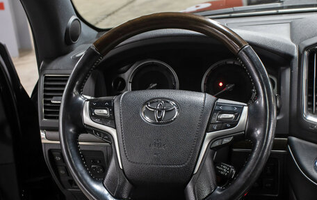 Toyota Land Cruiser 200, 2018 год, 5 798 000 рублей, 17 фотография