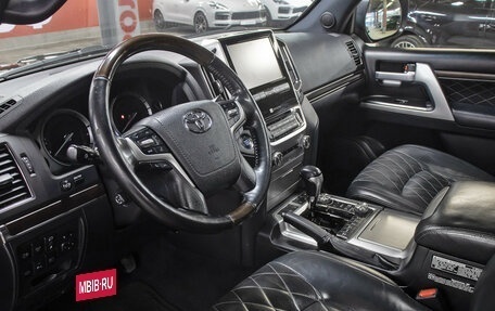 Toyota Land Cruiser 200, 2018 год, 5 798 000 рублей, 16 фотография