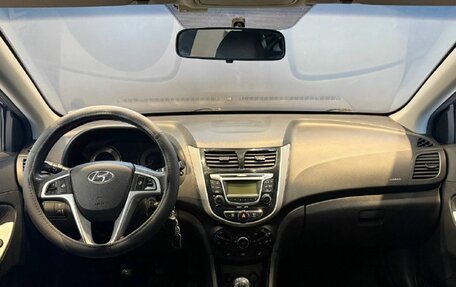 Hyundai Solaris II рестайлинг, 2011 год, 700 000 рублей, 9 фотография
