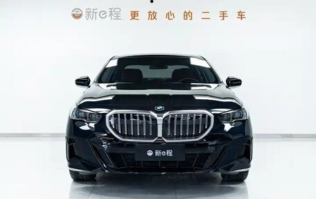 BMW 5 серия, 2025 год, 6 930 000 рублей, 2 фотография