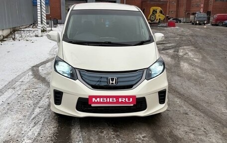 Honda Freed I, 2011 год, 850 000 рублей, 4 фотография
