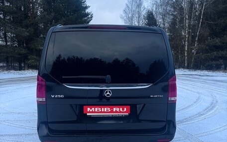 Mercedes-Benz V-Класс, 2014 год, 3 500 000 рублей, 6 фотография