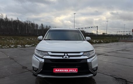 Mitsubishi Outlander III рестайлинг 3, 2018 год, 1 590 000 рублей, 1 фотография