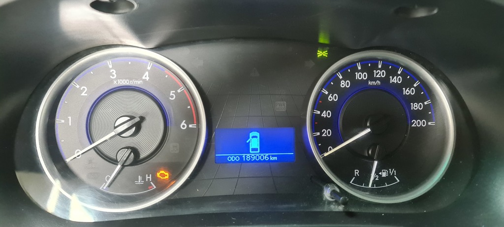 Toyota Hilux VIII, 2018 год, 2 680 000 рублей, 12 фотография