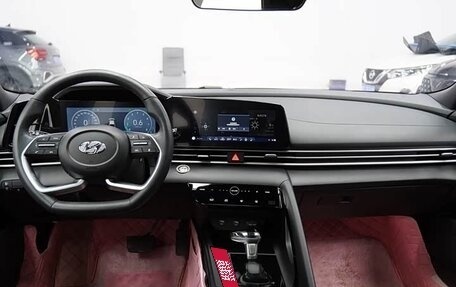 Hyundai Elantra, 2022 год, 1 250 000 рублей, 11 фотография