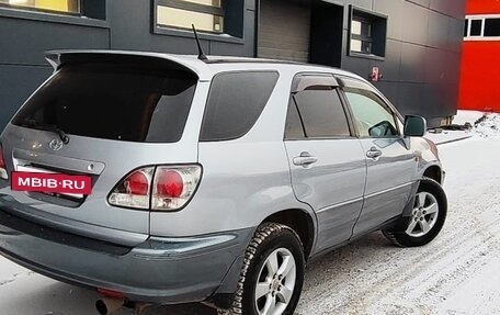 Toyota Harrier, 2002 год, 890 000 рублей, 2 фотография