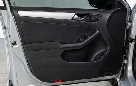 Volkswagen Jetta VI, 2011 год, 820 000 рублей, 11 фотография