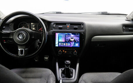 Volkswagen Jetta VI, 2011 год, 820 000 рублей, 17 фотография