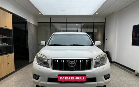 Toyota Land Cruiser Prado 150 рестайлинг 2, 2013 год, 2 970 000 рублей, 2 фотография