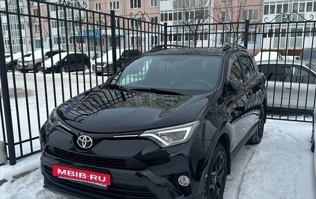 Toyota RAV4, 2018 год, 2 651 000 рублей, 4 фотография