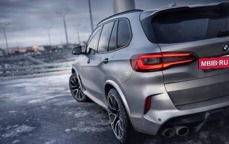 BMW X5 M, 2020 год, 9 000 000 рублей, 2 фотография