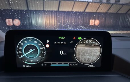 Hyundai Staria, 2023 год, 5 350 000 рублей, 21 фотография