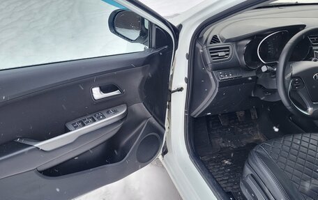 KIA Rio III рестайлинг, 2015 год, 900 000 рублей, 35 фотография