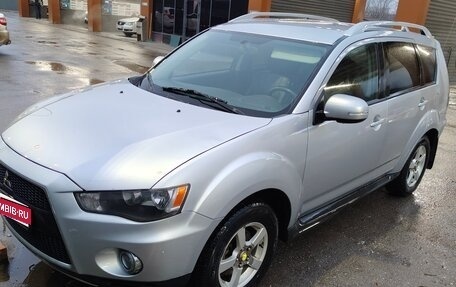 Mitsubishi Outlander III рестайлинг 3, 2010 год, 1 220 000 рублей, 1 фотография