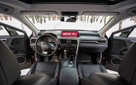 Lexus RX IV рестайлинг, 2017 год, 4 330 000 рублей, 18 фотография