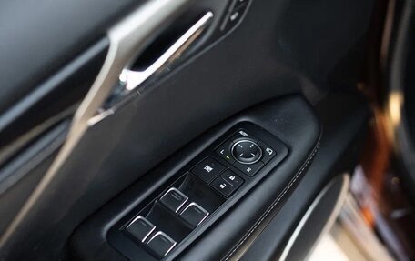 Lexus RX IV рестайлинг, 2017 год, 4 330 000 рублей, 27 фотография