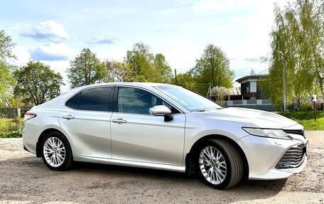 Toyota Camry, 2020 год, 3 300 000 рублей, 2 фотография