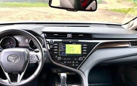 Toyota Camry, 2020 год, 3 300 000 рублей, 5 фотография